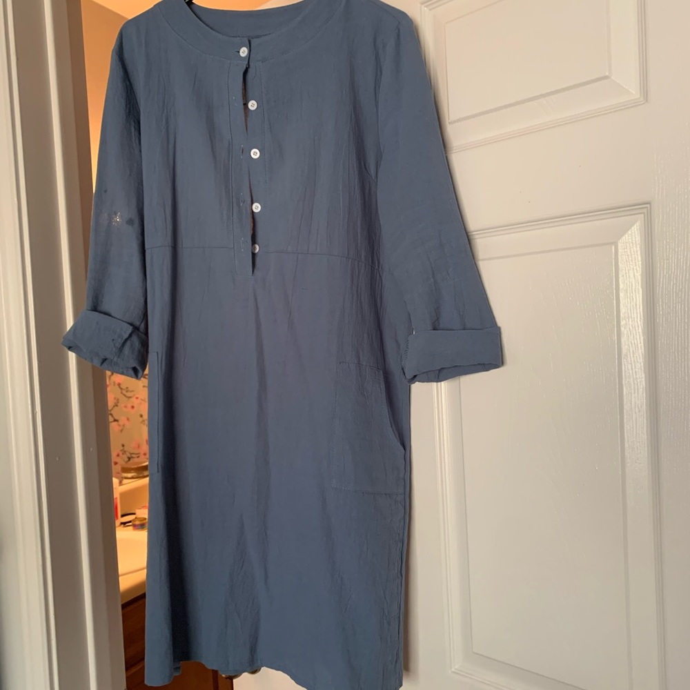 This is a cute breezy dress that is stylish and EASY to style!
